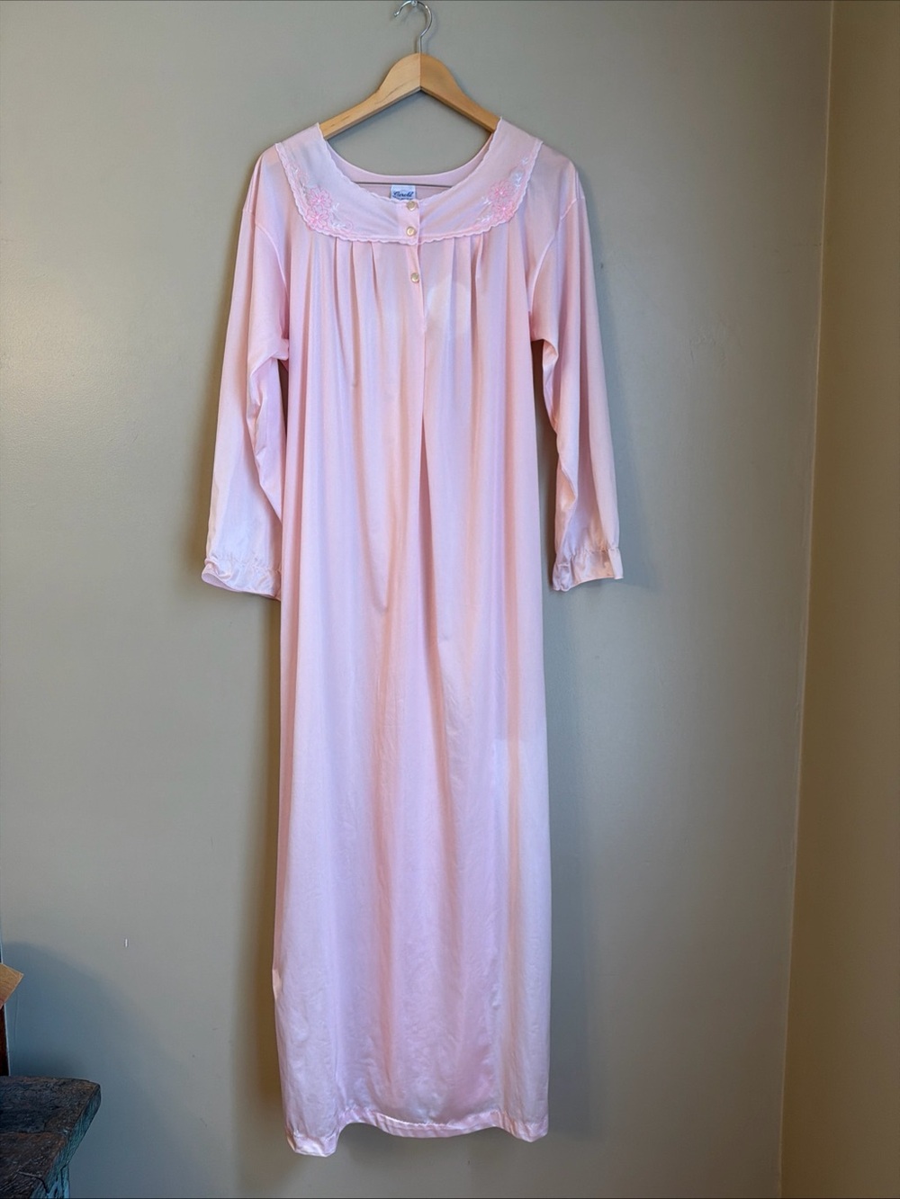 Vintage Carole full length long sleeve pink nightgown Nylon size M Traditional